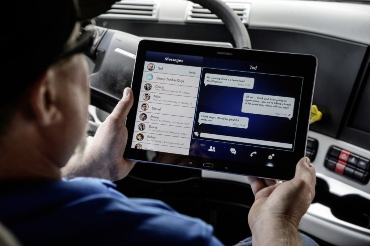 freightliner-inspiration-truck-self-driving-truck-concept_100509771_l